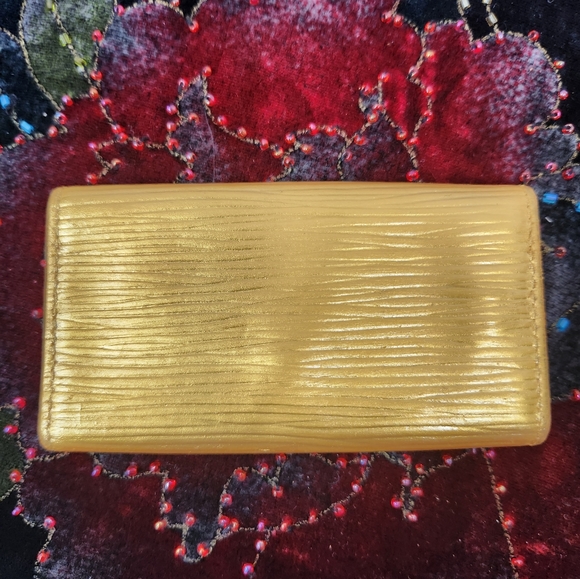 LV EPI KEY HOLDER - Picture 3 of 11